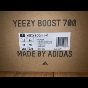 Yeezy Adidas 700 interior